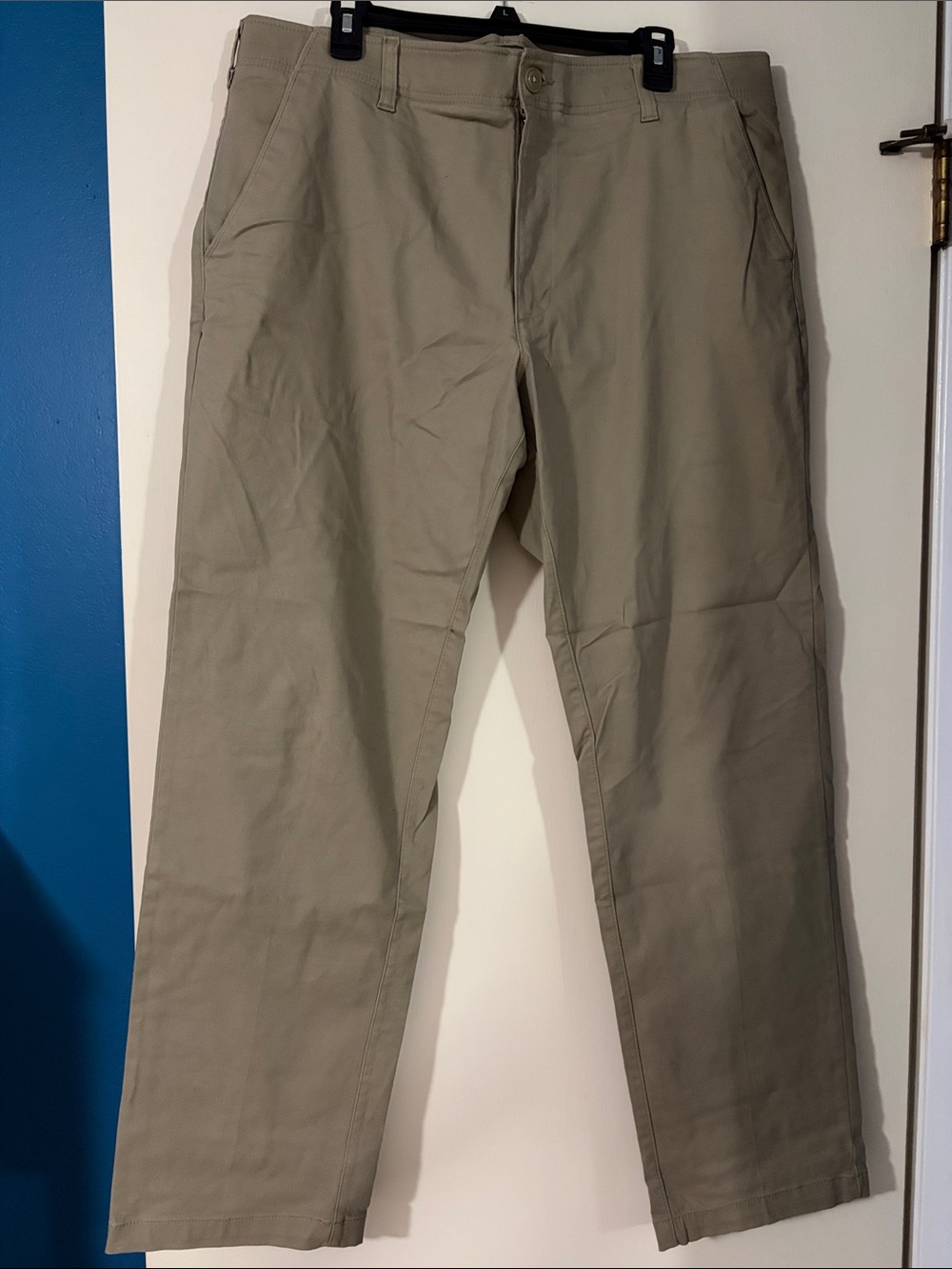 Lee Extreme Comfort Men's Khaki Straight-Leg Chinos - Light Tan
